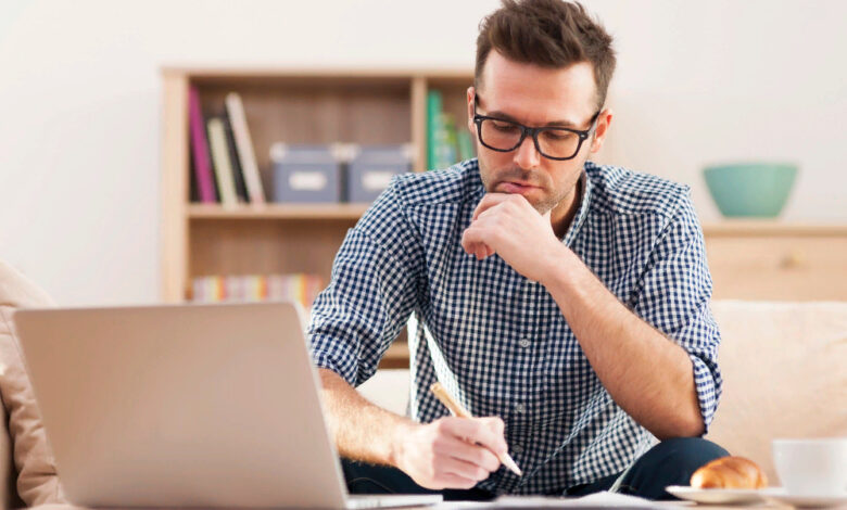 portrait-focus-man-working-home